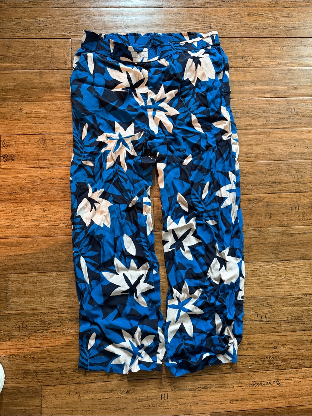 LOFT cropped pants size Medium